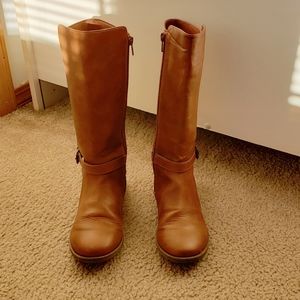 Brown boots